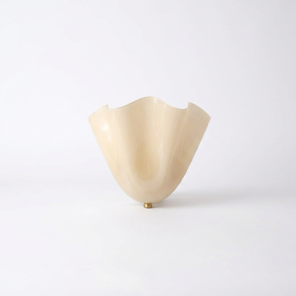 Pure white studio - featured